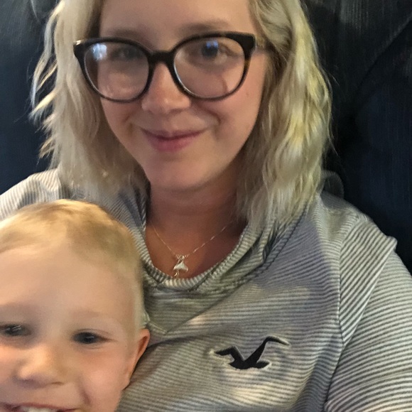 Meet your Posher, Michaela - Picture 2 of 3